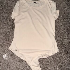 SHEIN Cream Short Sleeve Bodysuit